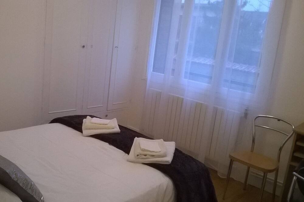 Photo of Bedroom in Chatou