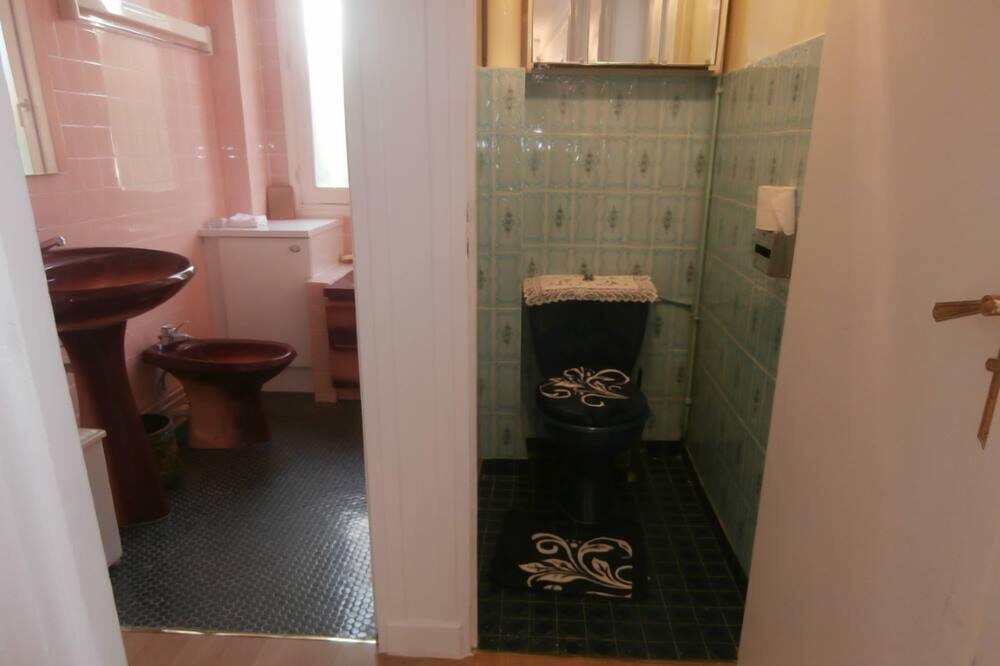 Photo of Bathroom in Chatou
