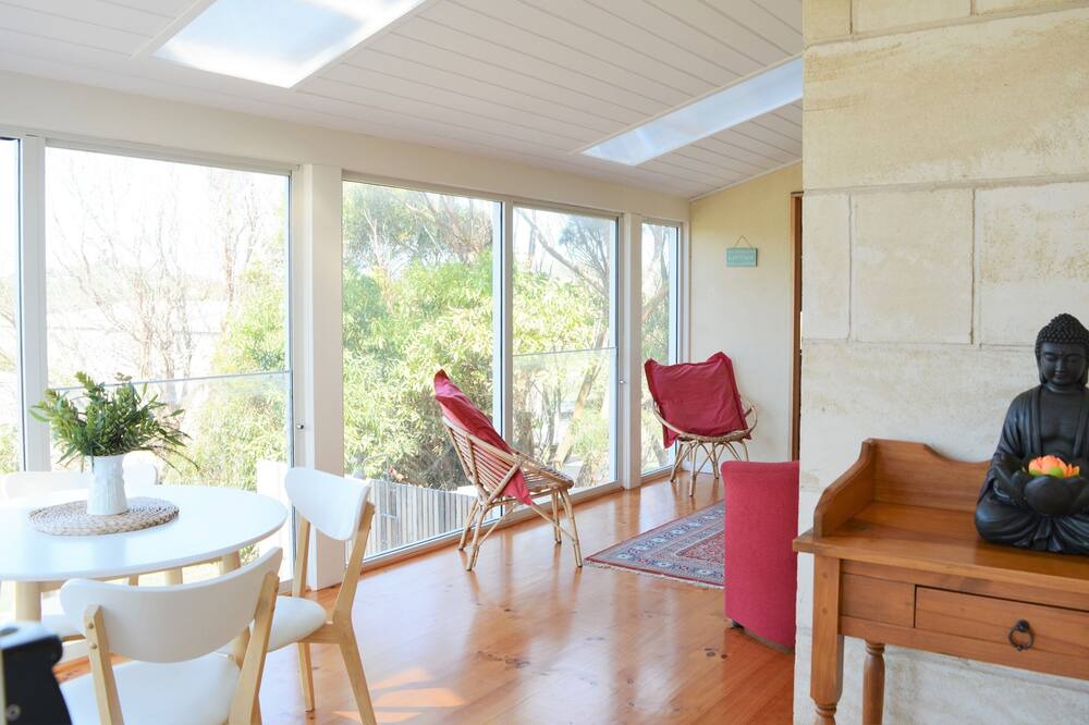 Photo of Livingroom in Warrnambool