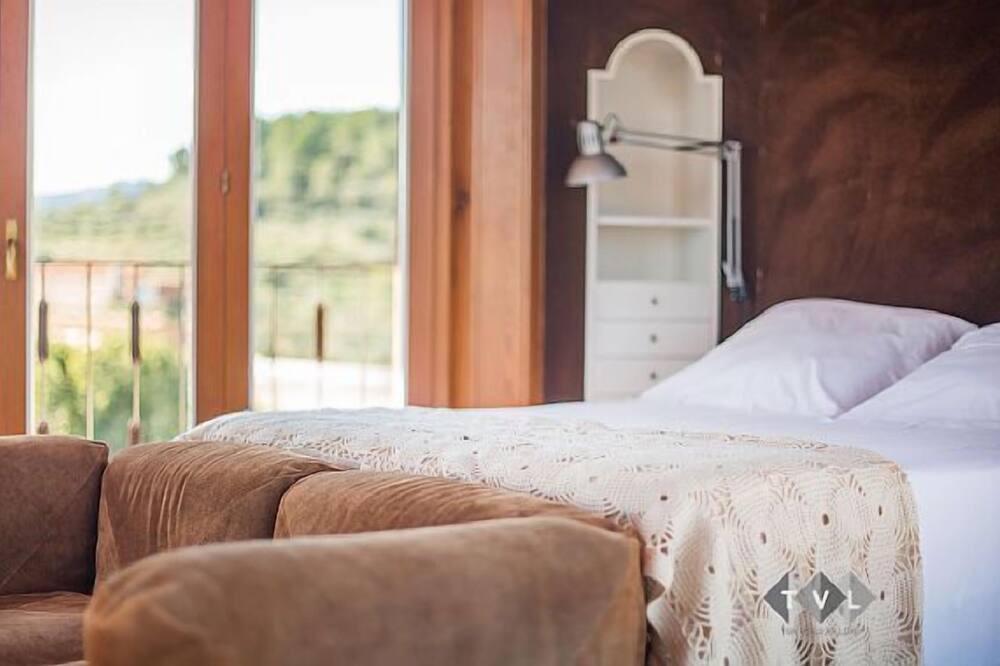 Photo of Bedroom in Riudecanyes