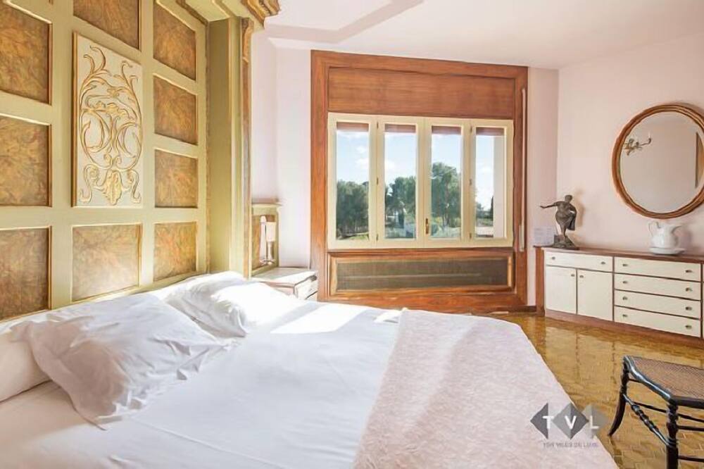 Photo of Bedroom in Riudecanyes