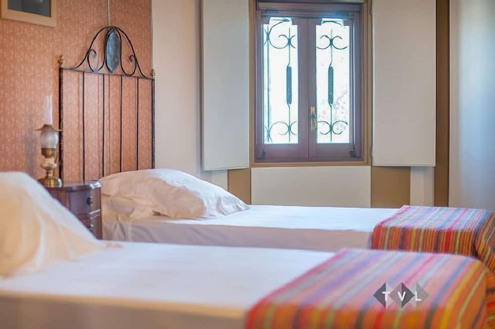 Photo of Bedroom in Riudecanyes