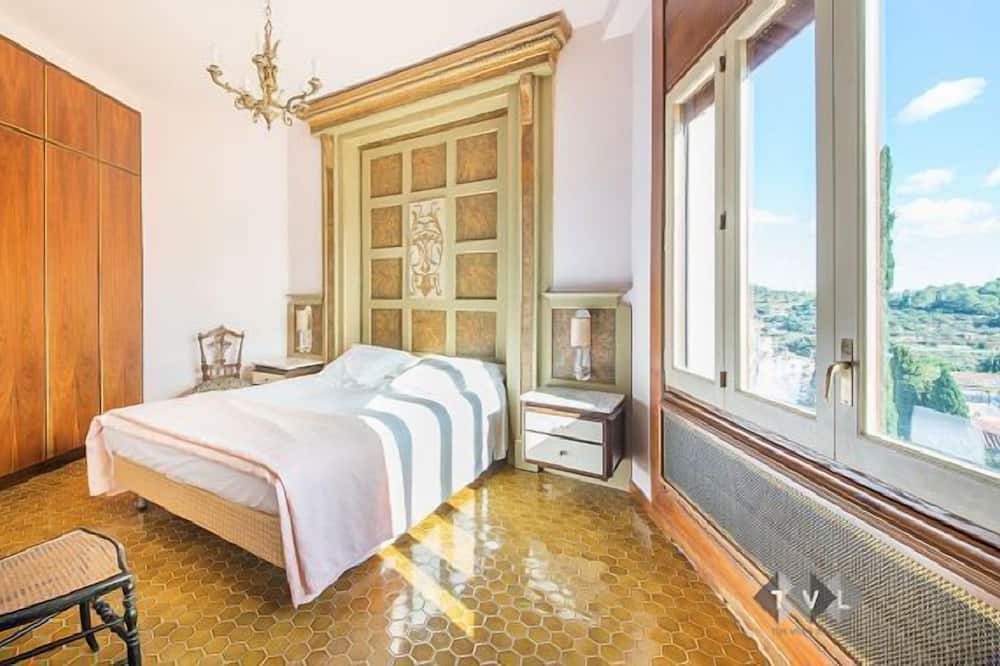 Photo of Bedroom in Riudecanyes