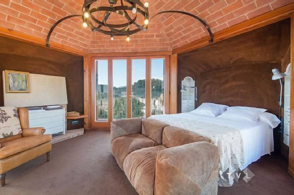 Photo of Bedroom in Riudecanyes