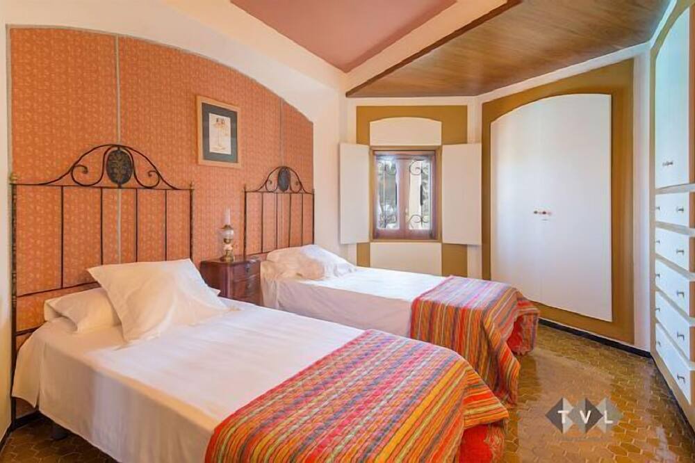 Photo of Bedroom in Riudecanyes