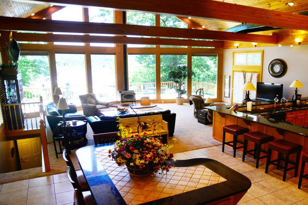 Photo of Livingroom in Eucha