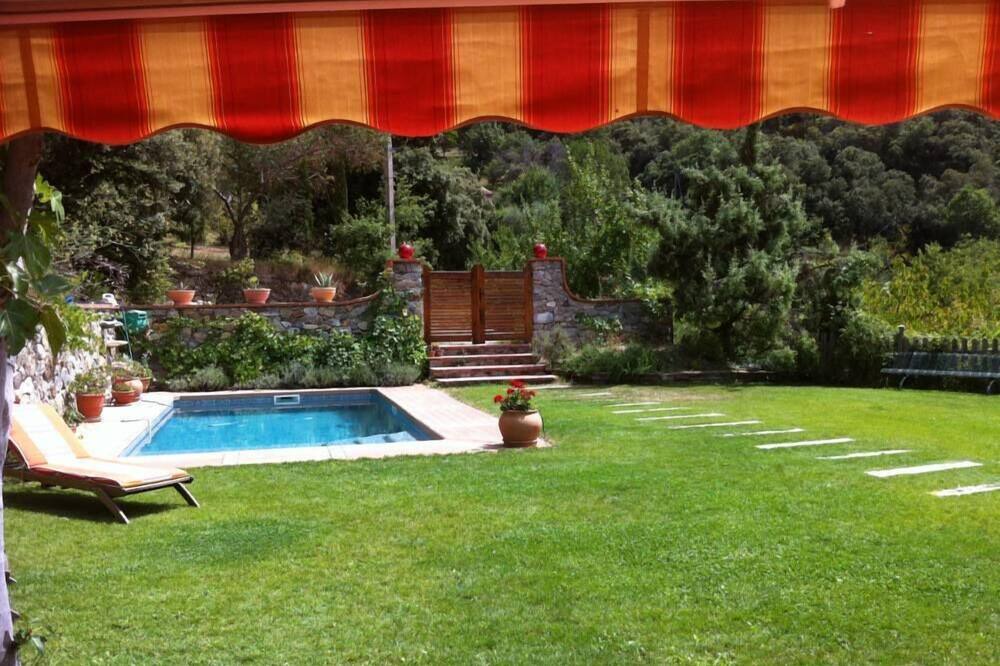 Photo of Outdoor in Reynes