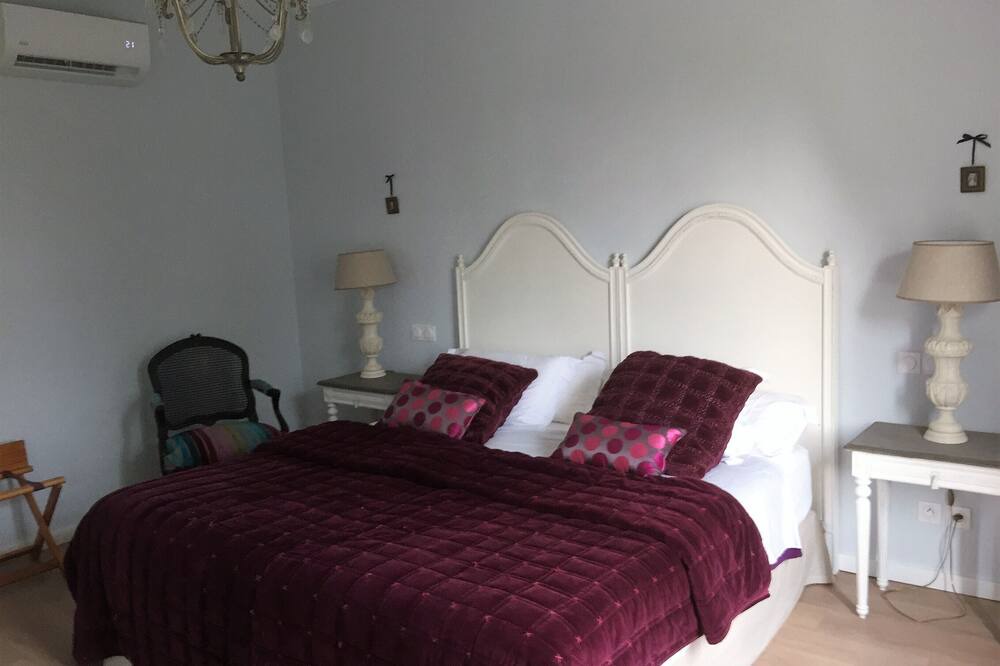 Photo of Bedroom in Azay-le-Rideau