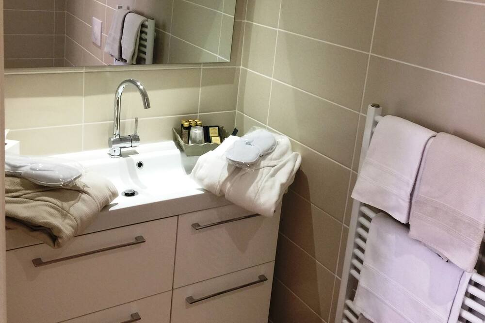 Photo of Bathroom in Azay-le-Rideau