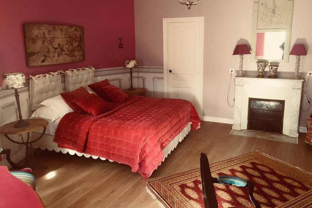 Photo of Bedroom in Azay-le-Rideau