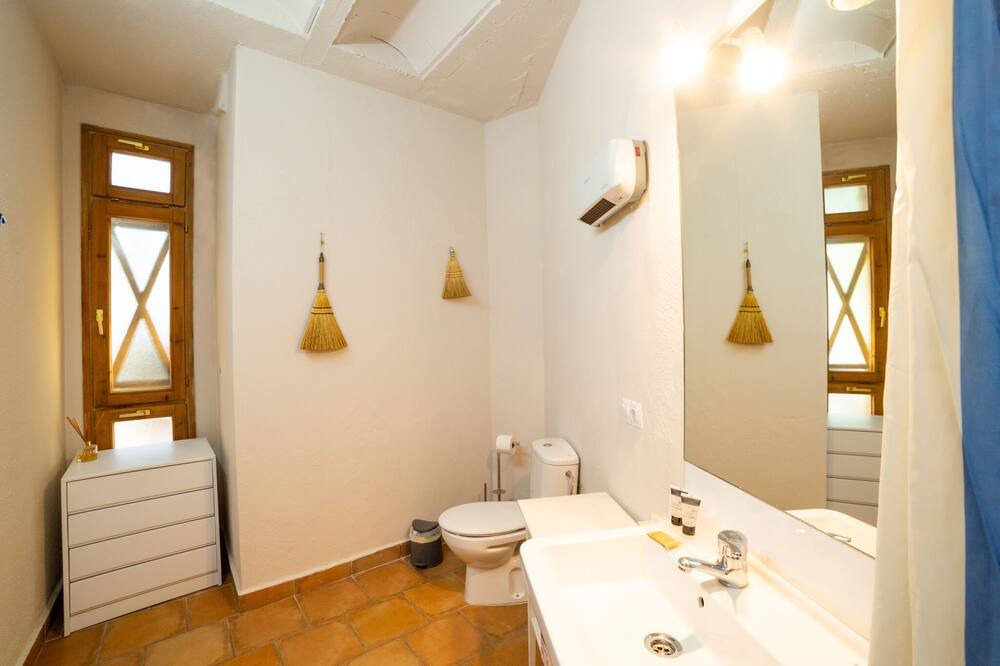 Photo of Bathroom in Valtierra