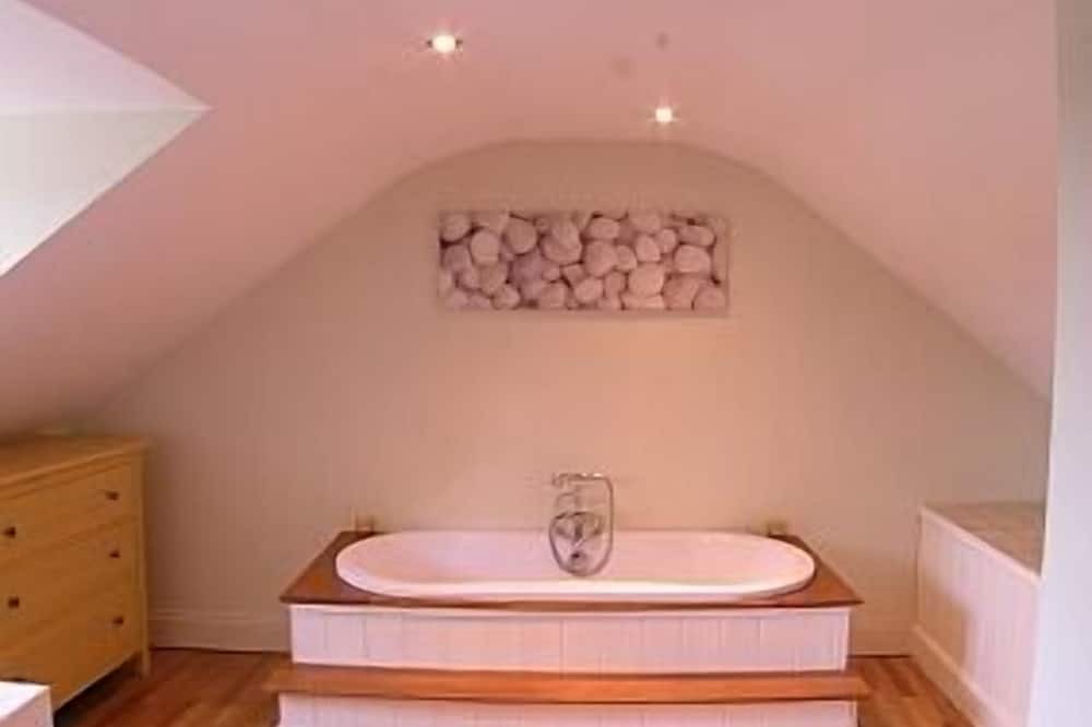 Photo of Bathroom in Trebrivan