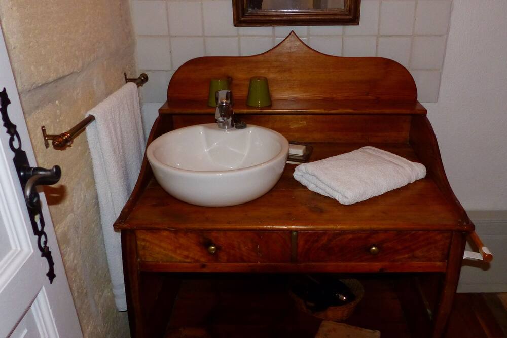 Photo of Bathroom in Calvisson
