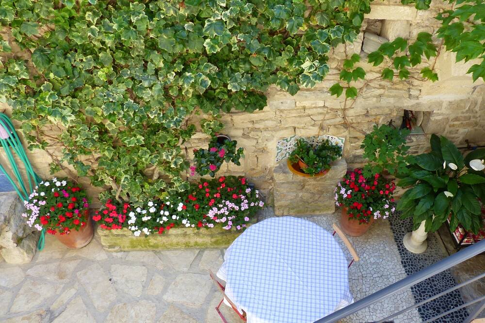 Photo of Patio Balcony in Calvisson