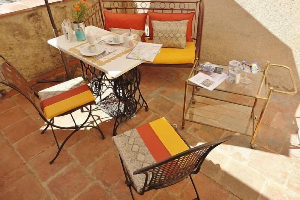 Photo of Patio Balcony in Avinyonet de Puigventos