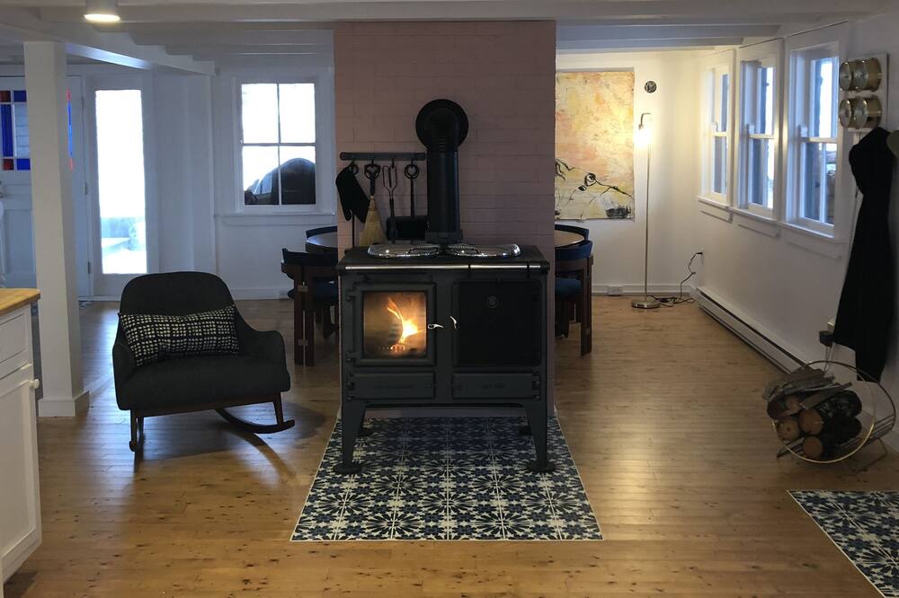 Photo of Livingroom in Trinity East