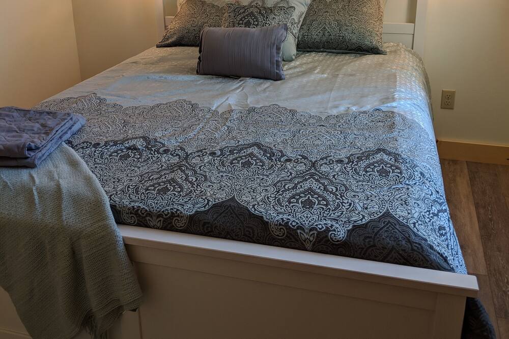 Photo of Bedroom in Wolfeboro