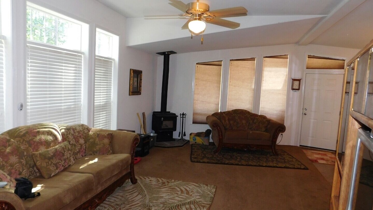 Photo of Livingroom in Junction City