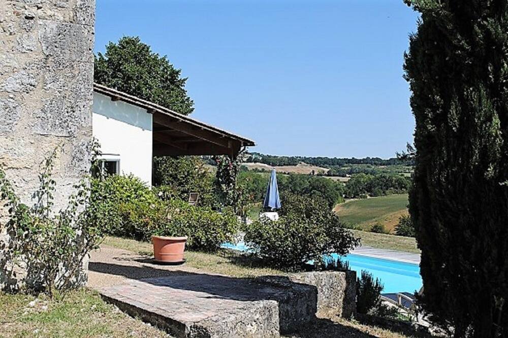 Photo of Outdoor in Saint-Clar