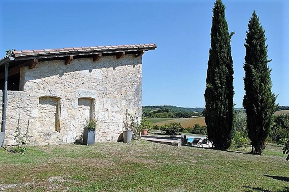 Photo of Outdoor in Saint-Clar