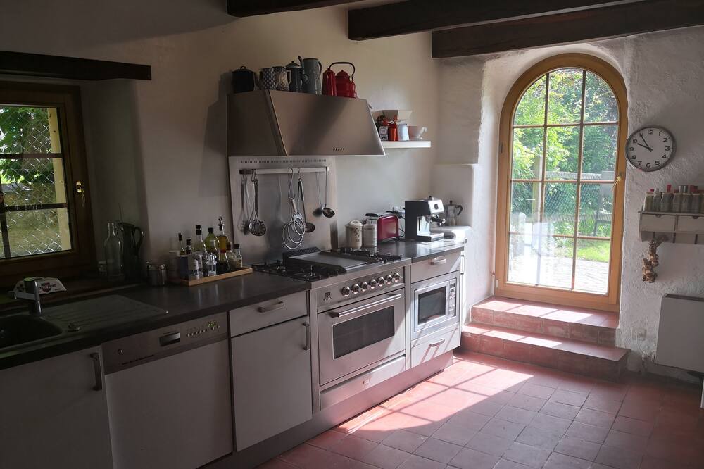 Photo of Kitchen in Chavannes-le-Veyron