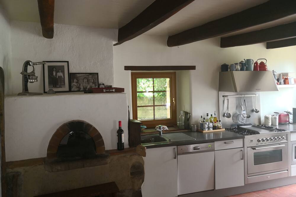 Photo of Kitchen in Chavannes-le-Veyron