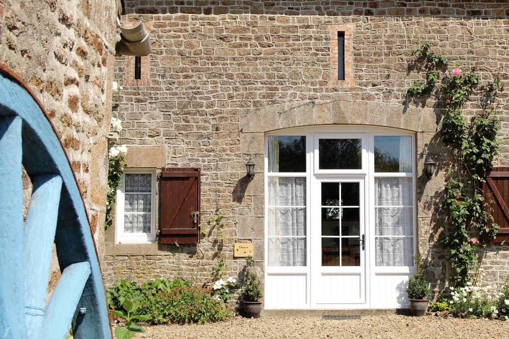 Photo of Outdoor in St Denis de Gastines