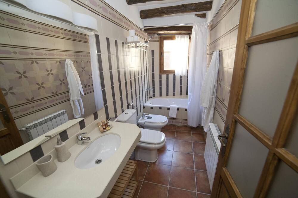Photo of Bathroom in Calaceite