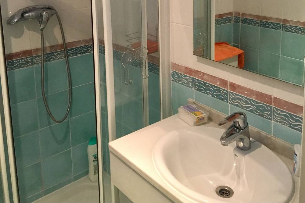 Photo of Bathroom in Latas