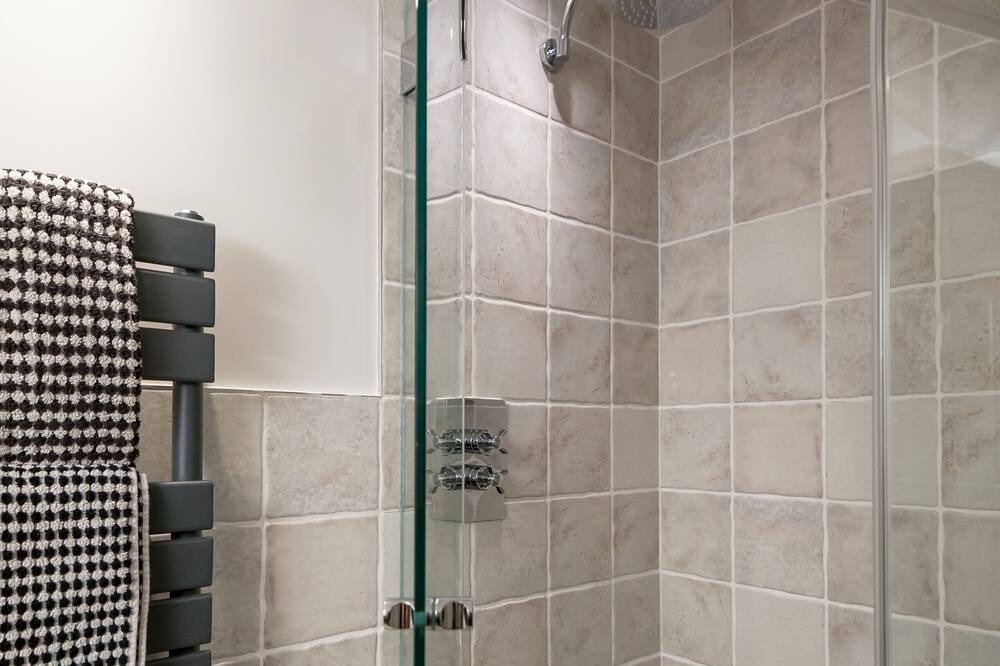 Photo of Others in Lauder