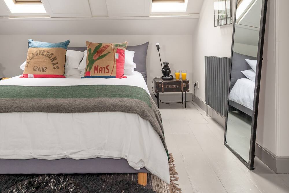 Photo of Others in Lauder