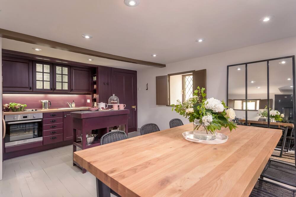 Photo of Others in Lauder