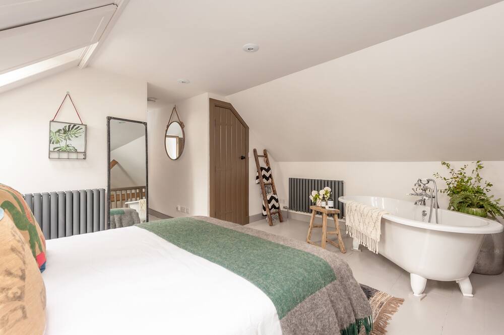 Photo of Others in Lauder