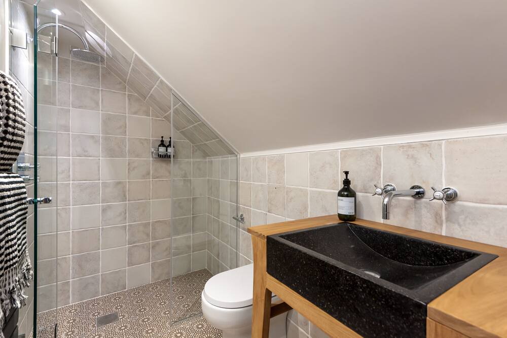 Photo of Others in Lauder