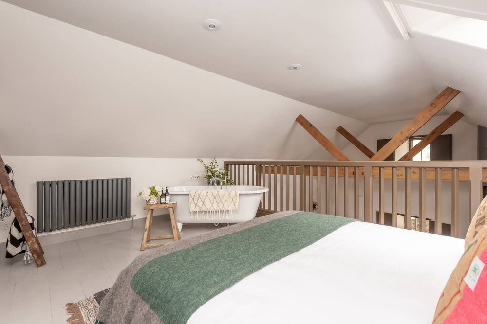 Photo of Others in Lauder