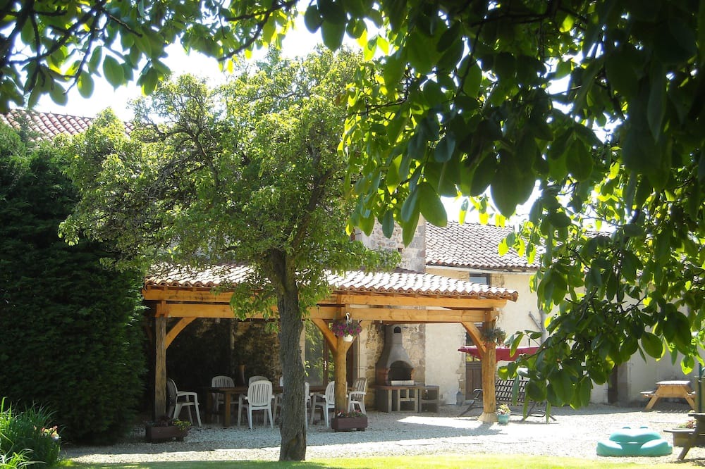 Photo of Outdoor in La Chapelle-Pouilloux
