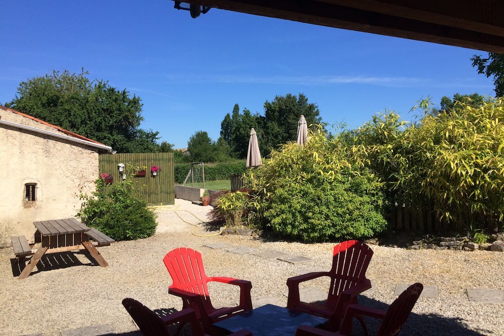 Photo of Patio Balcony in La Chapelle-Pouilloux