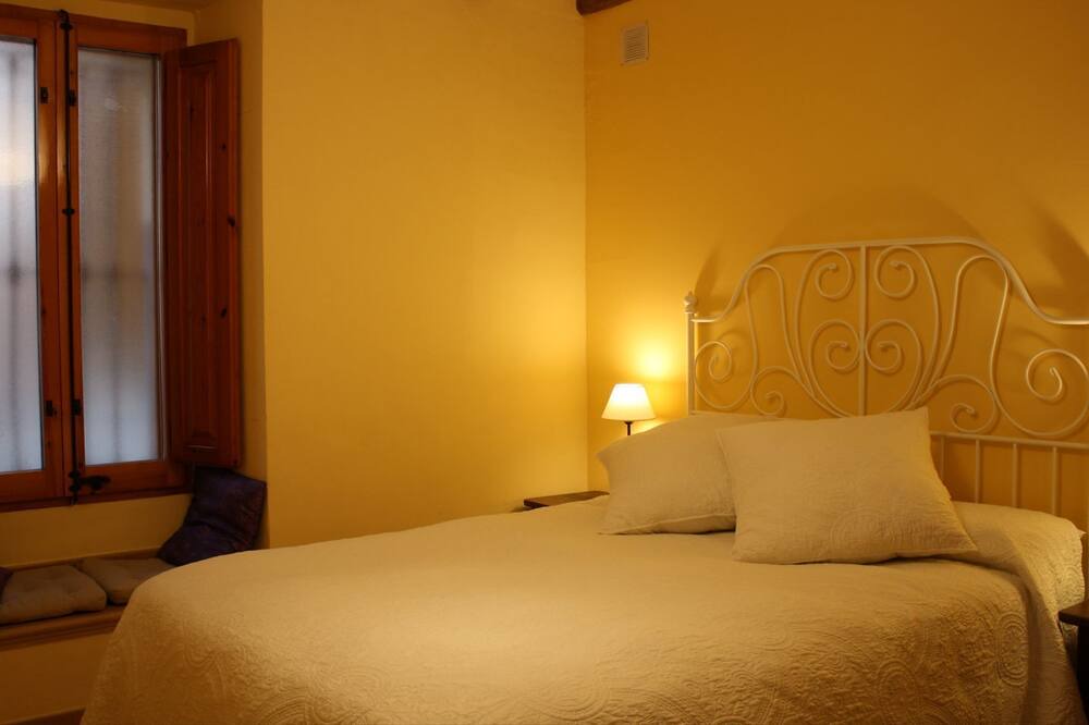 Photo of Bedroom in Riudecanyes