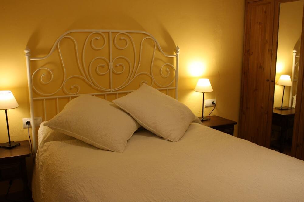 Photo of Bedroom in Riudecanyes