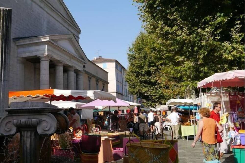 Photo of Outdoor in Boisset-et-Gaujac