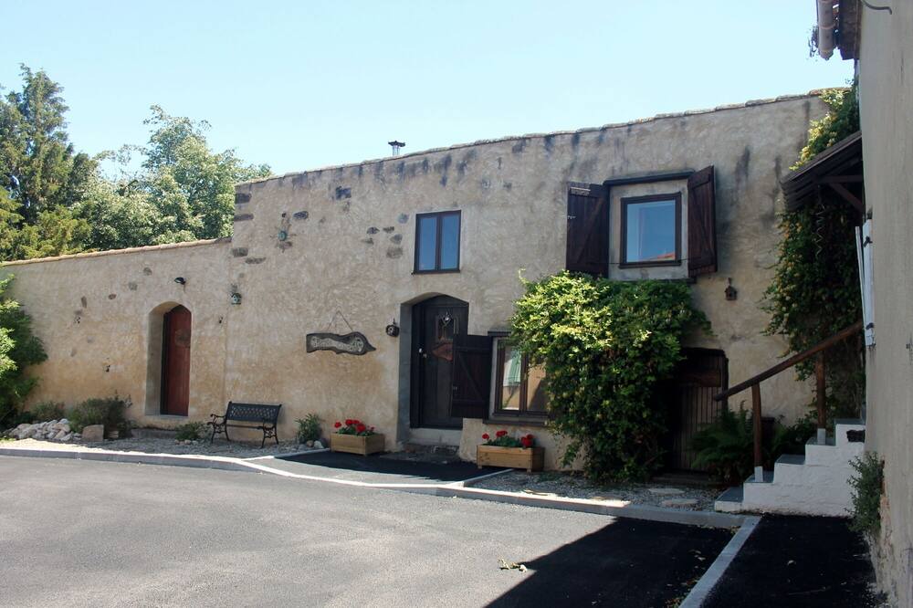 Photo of Outdoor in Escueillens-et-Saint-Just-de-Belengard