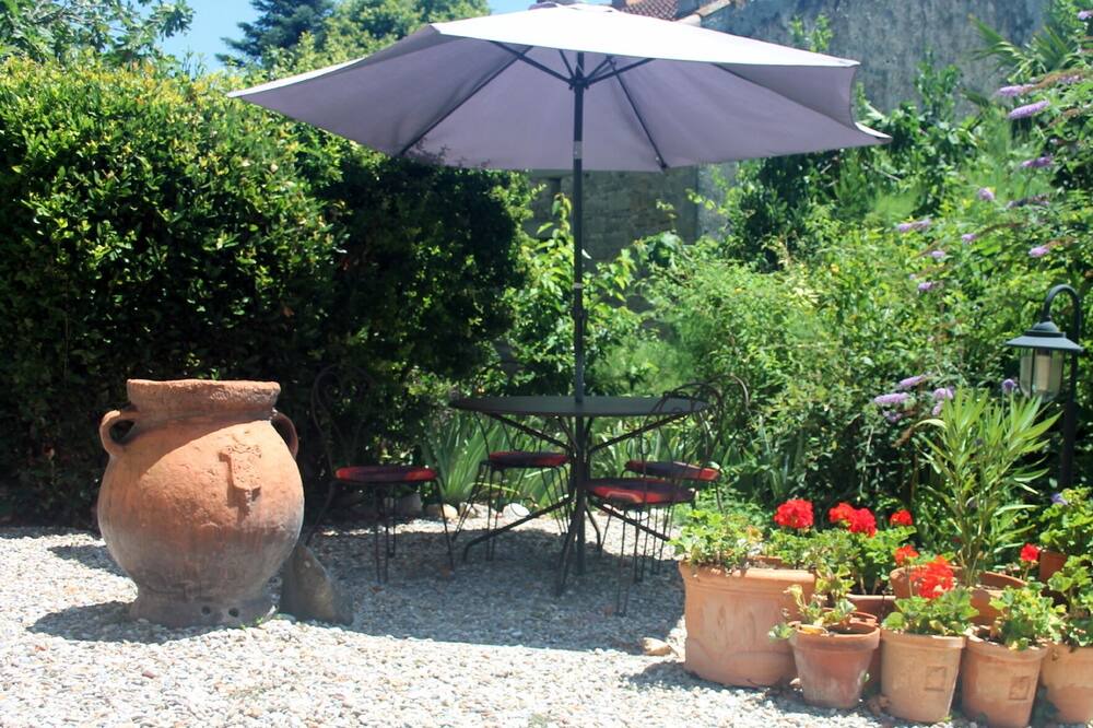 Photo of Outdoor in Escueillens-et-Saint-Just-de-Belengard