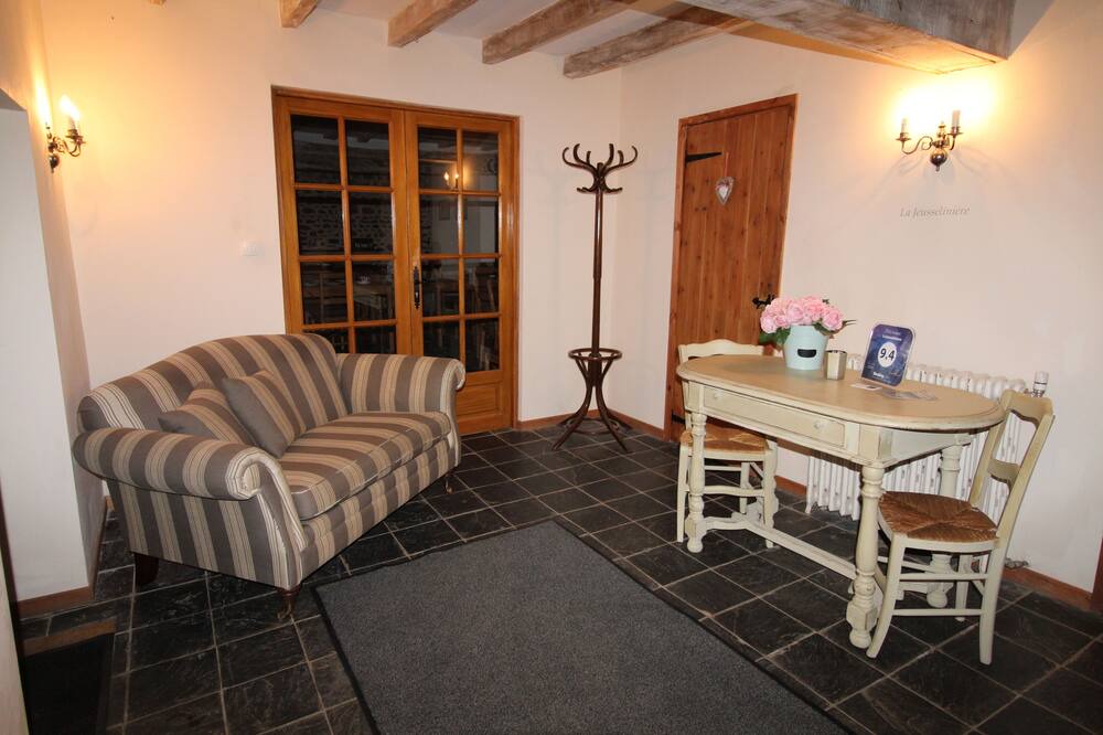 Photo of Livingroom in Larchamp