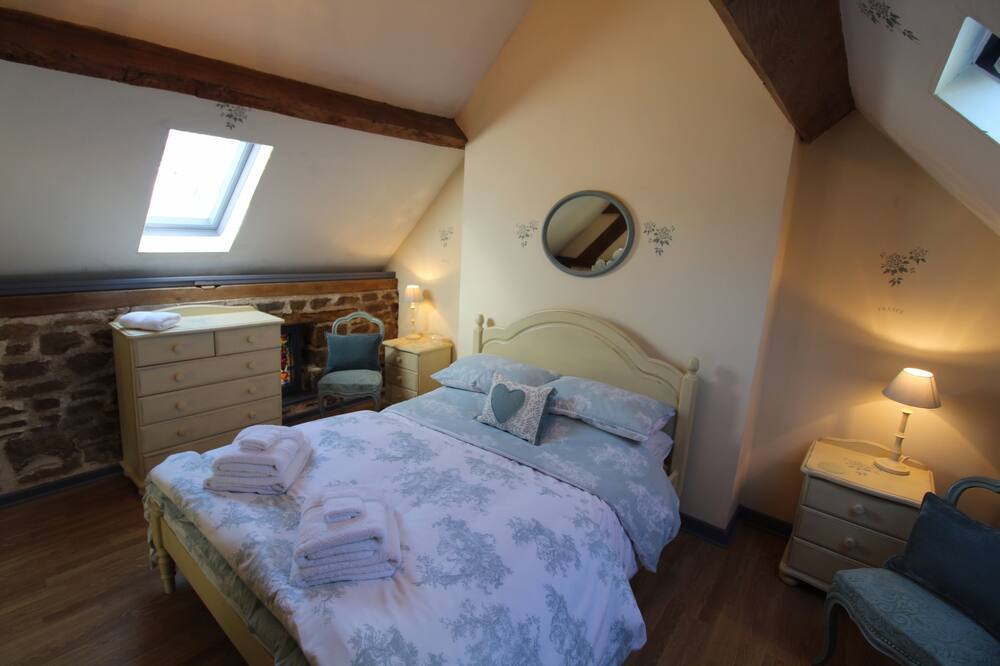 Photo of Bedroom in Larchamp