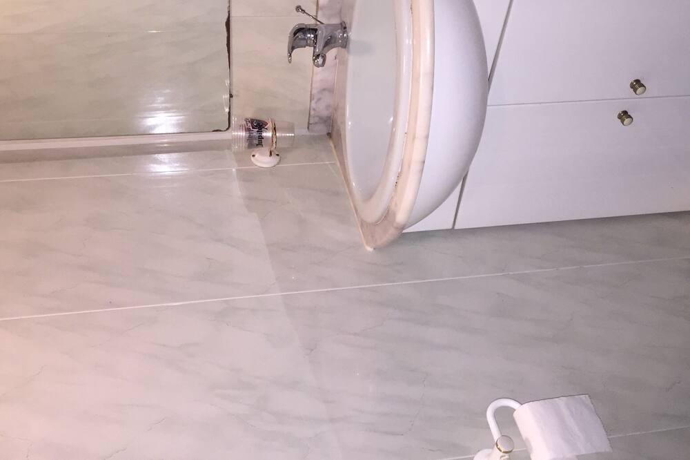 Photo of Bathroom in Sangatte