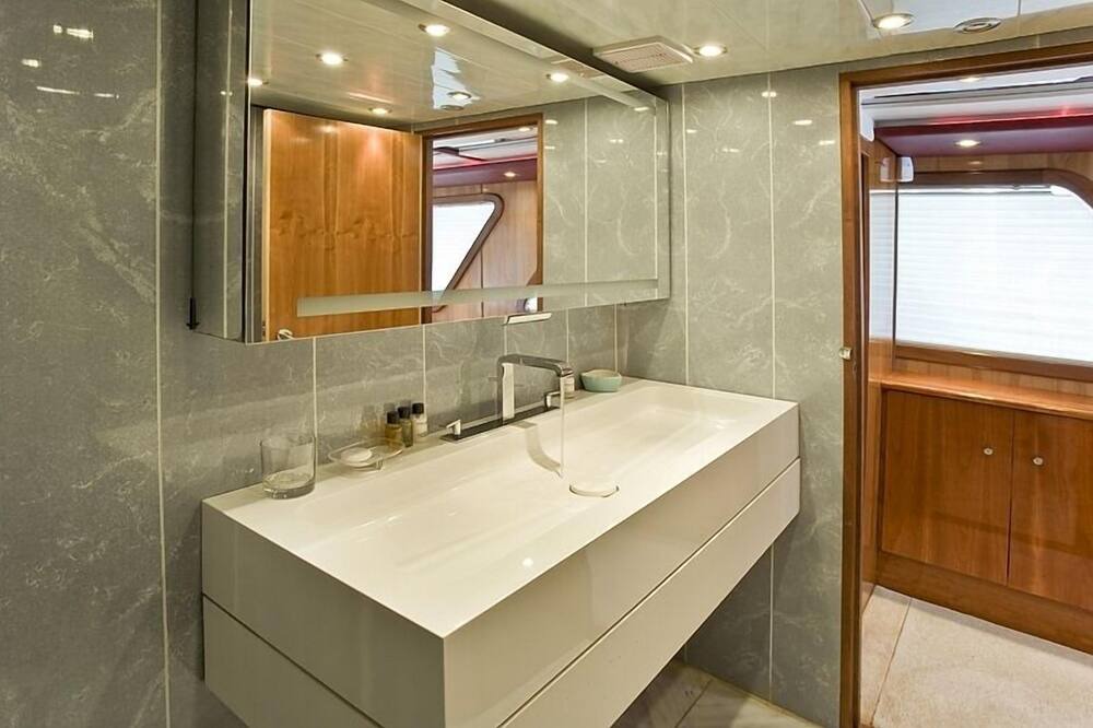 Photo of Bathroom in Tower Hamlets