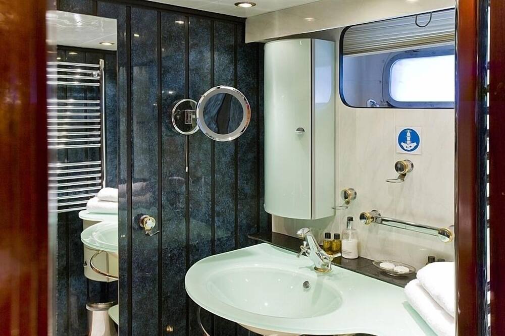 Photo of Bathroom in Tower Hamlets