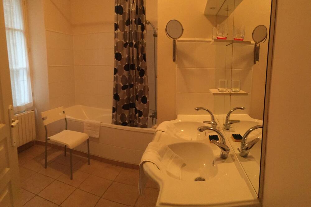 Photo of Bathroom in Alet-les-Bains