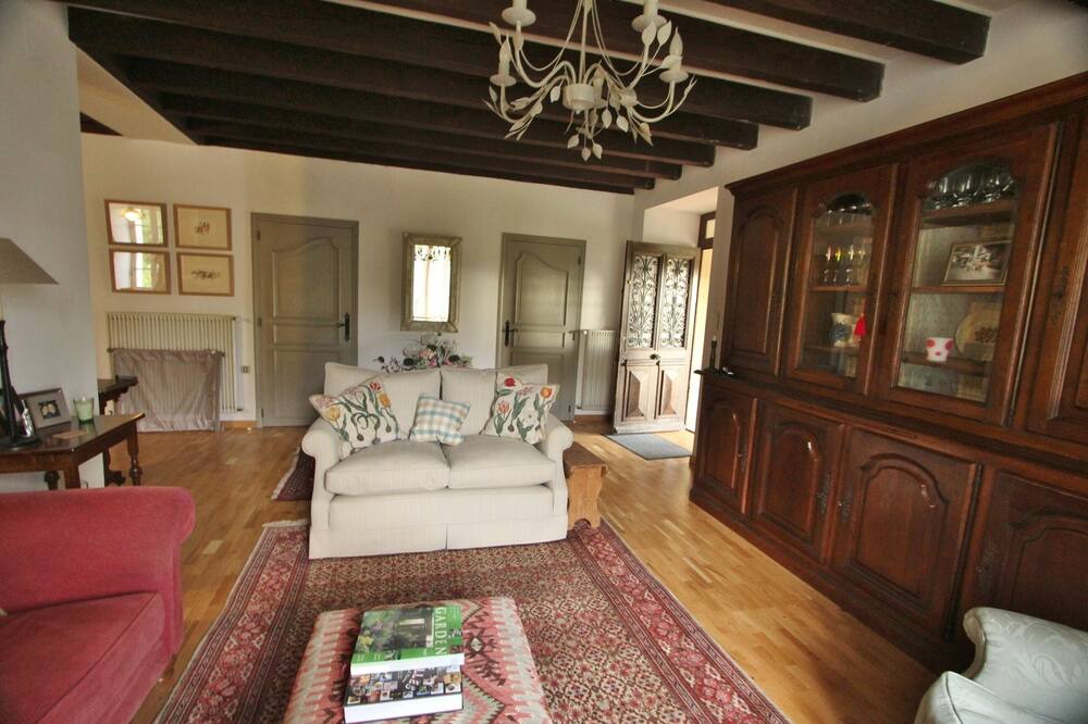 Photo of Bedroom in Pomy