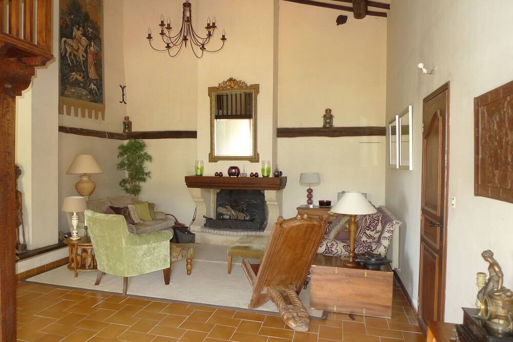 Photo of Bedroom in Pomy
